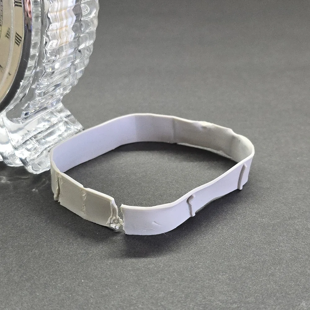 VTG Fifth Avenue Crystal LTD Clock Desk Shelf Mantle Quartz Oval.
